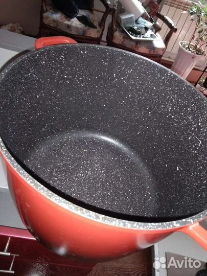 Казан чугунный и сотейник
