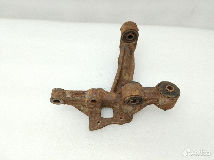 Кулак поворотный задний правый Toyota Camry XV30