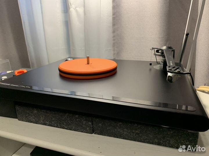 Roksan attessa turntable