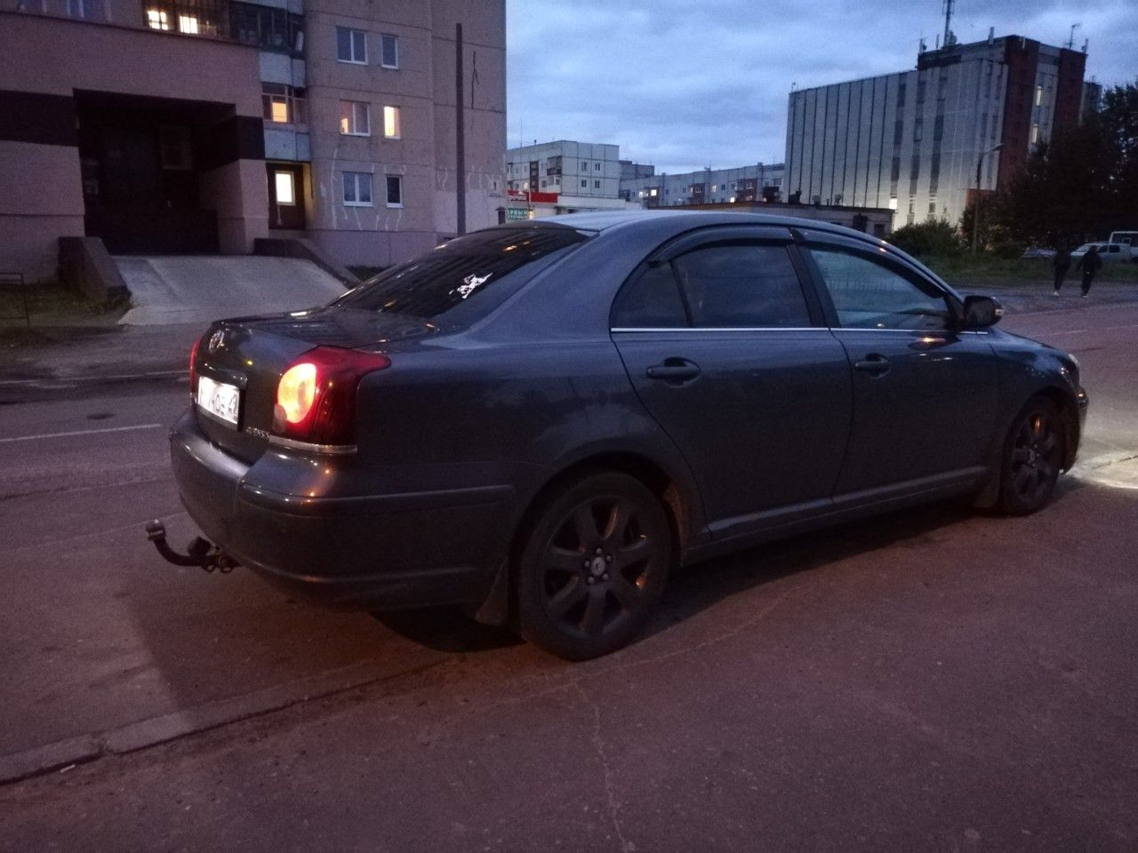 Toyota Avensis: фото владельца