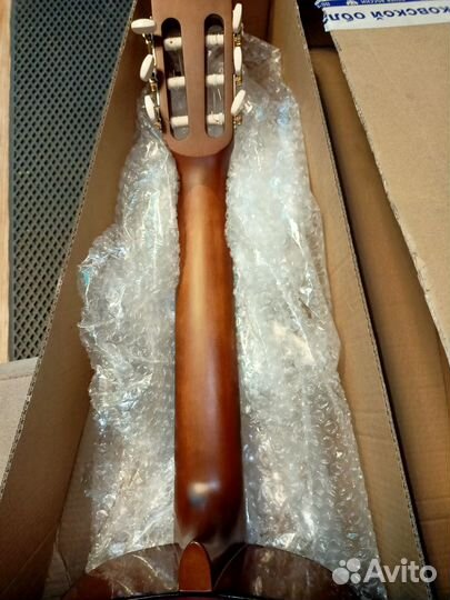 Yamaha c40 -Полноразмерная Классическая Гитара нов