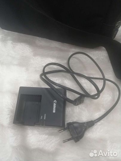 Зеркальный фотоаппарат canon eos 1300d