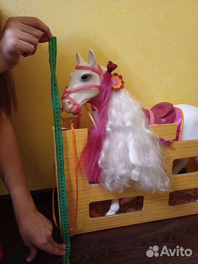 Лошадка в стойле с аксессуарами