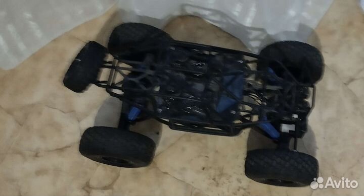 Машинка на радиоуправлении