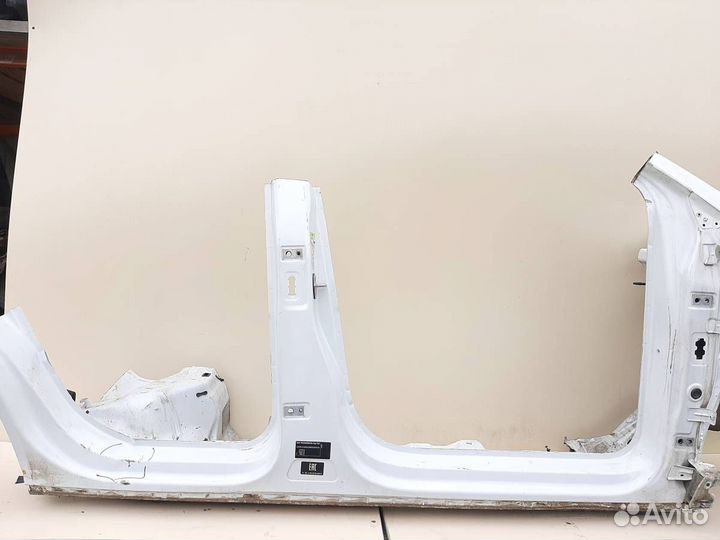 Порог со стойкой правый Skoda Karoq