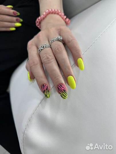 Маникюр с покрытием гель-лаком