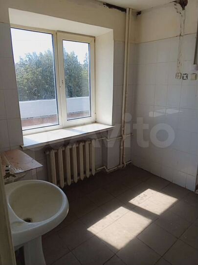Комната 15 м² в 5-к., 4/5 эт.