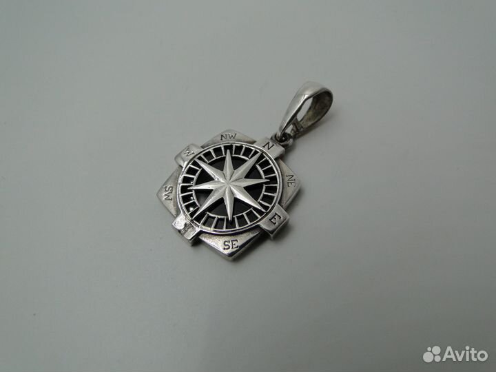 Подвески и браслеты 