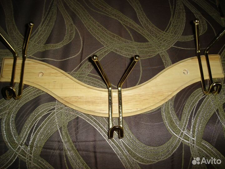 Вешалка настенная для одежды