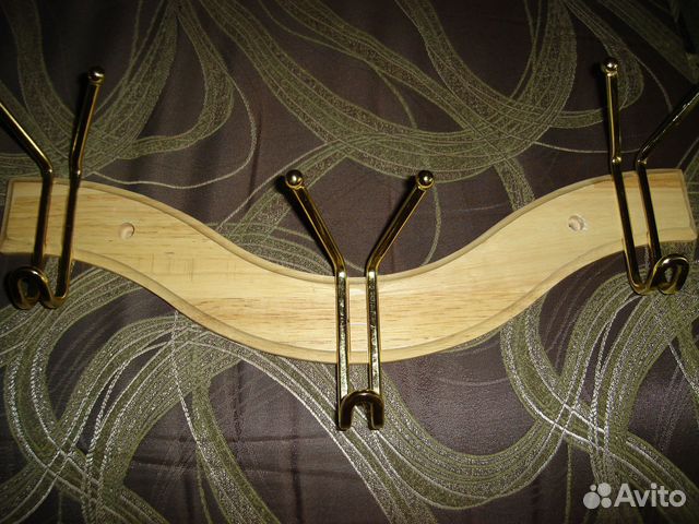 Вешалка настенная для одежды