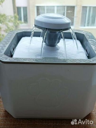 Фонтан поилка для кошек