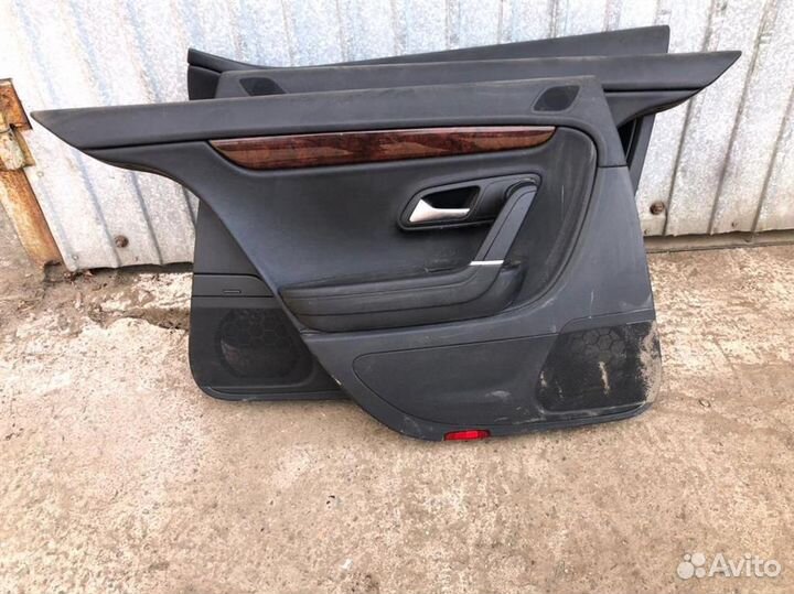 Обшивка двери передней правой,задней левой VW-Фол