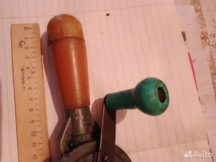 Ручная.миниатюрная.дрель.ссср.патрон.8.мм