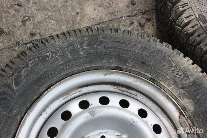 Колеса шипованные на 13