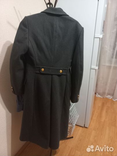 Предлагается шинель