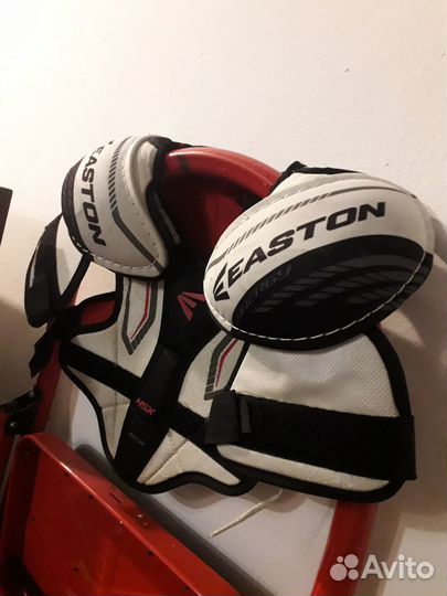 Хоккейная защита груди