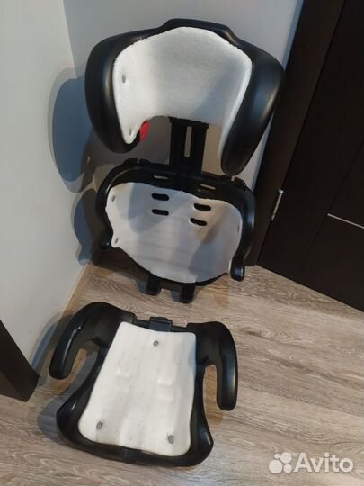 Автомобильное детское кресло (бустер)