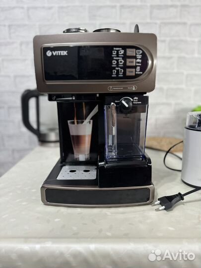 Кофеварка рожковая vitek vt1517 + кофемолка