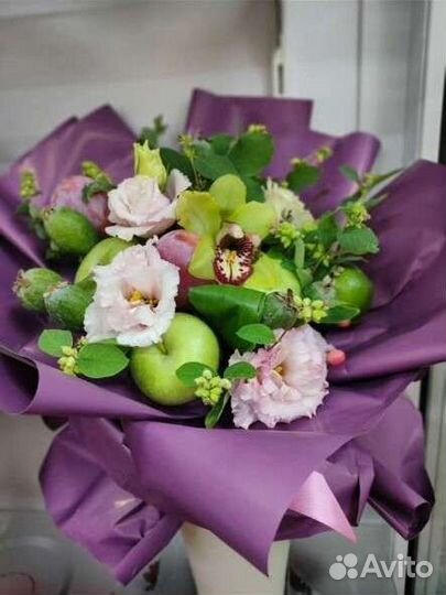 Оригинальные цветочно-фруктовые букеты