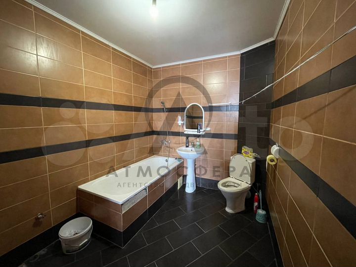 2-к. квартира, 56 м², 2/2 эт.