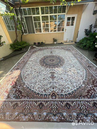 Ковер шерстяной