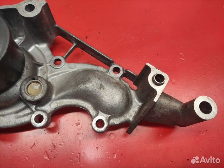 Водяной насос (помпа) 1UZ-FE Toyota Lexus