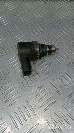 Б/У Регулятор давления топлива клапан VW Crafte