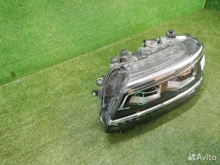Фара левая Volkswagen Tiguan