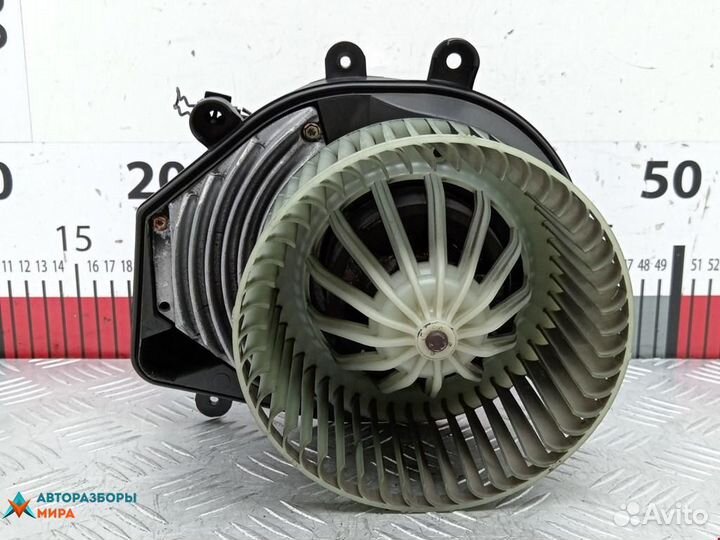 Моторчик печки Volkswagen Passat B5 1998 8D1820021