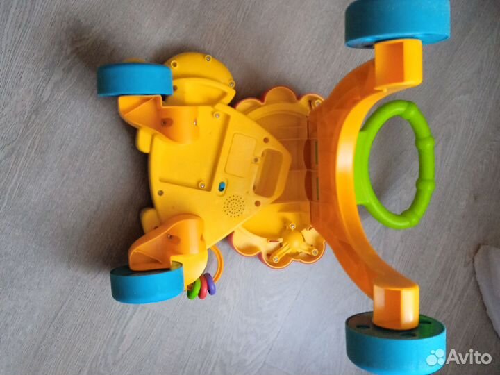 Каталка с ручкой Fisher Price