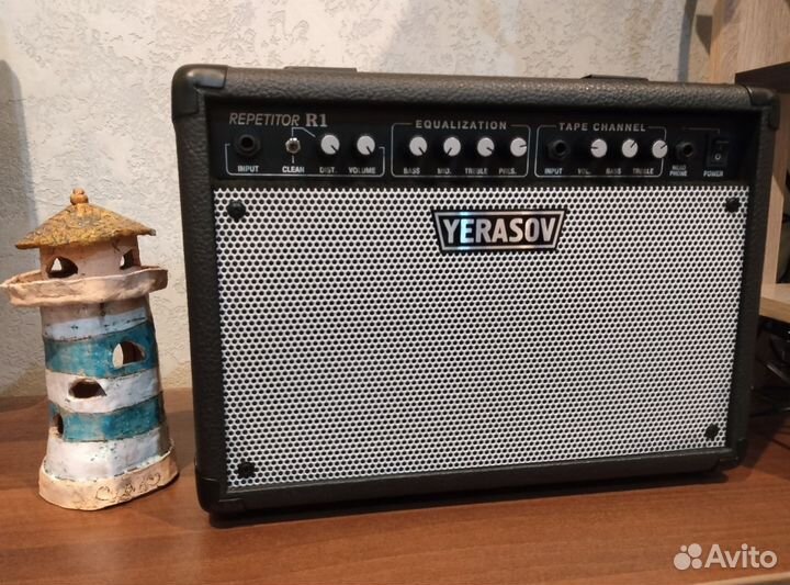 Гитарный комбоусилитель