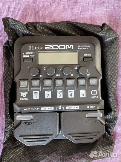 Zoom G1 four гитарный процессор