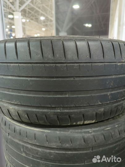 Michelin Pilot Sport 4 235/40 R18 89T