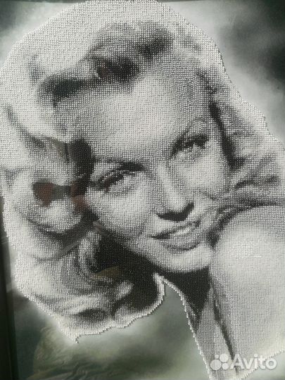 Картина вышитая бисером