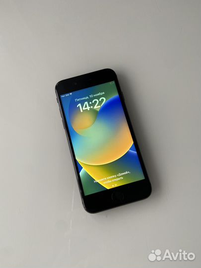 iPhone 8, 64 ГБ