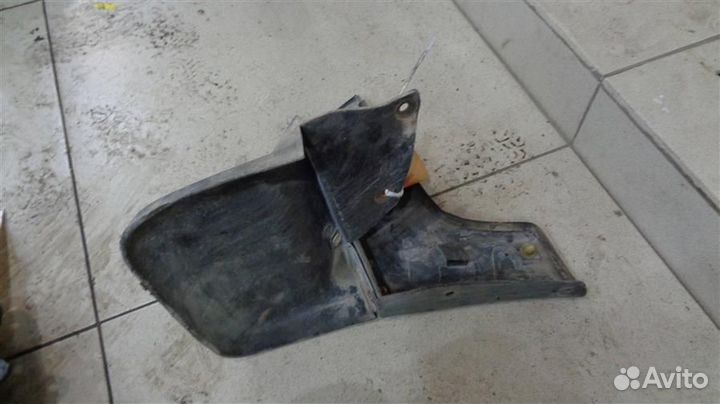 Брызговик передний левый Toyota Lite Ace 1985-1992
