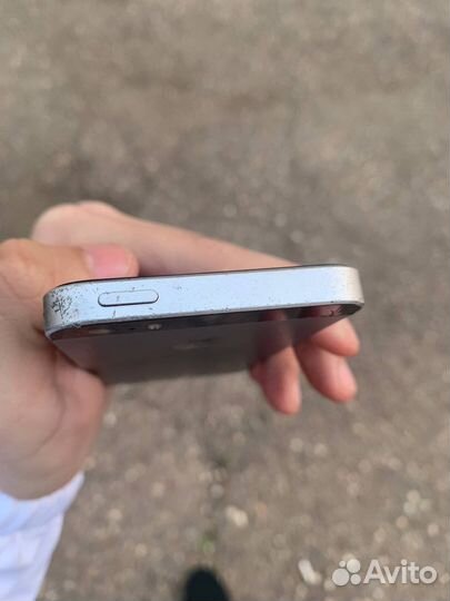 Телефон iPhone se 2016