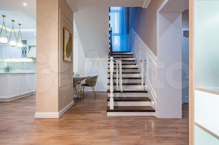 Коттедж 250 м² на участке 6 сот.