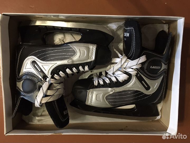 Хоккейные коньки Larsen