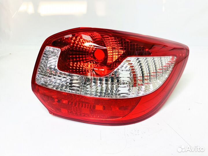 Фонарь Гранта Ваз 2191 лифтбек оригинал правый