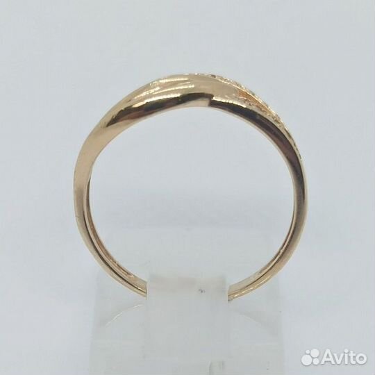 Кольцо с синтетическим камнем Золото