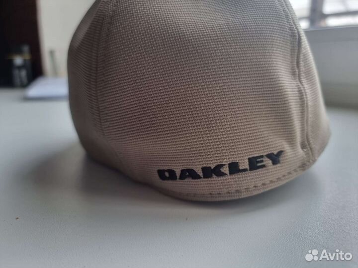 Бейсболка Oakley