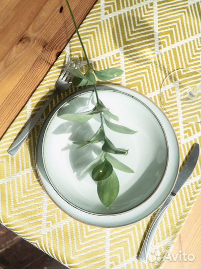 Дорожка на стол с кисточками