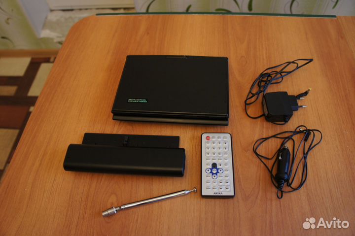 Портативный DVD-плеер akira DPS-R6707 TV
