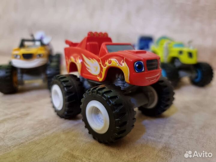 Вспыш и чудо машинки (набор из 7 машин, оригинал)