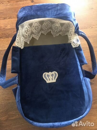 Корзина переноска и одеяло с уголком на выписку