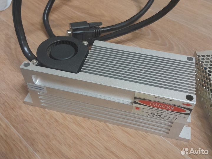 Лазер твердотельный 1 Вт 532 нм