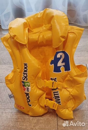 Детский надувной жилет от 1 до 3 лет новый