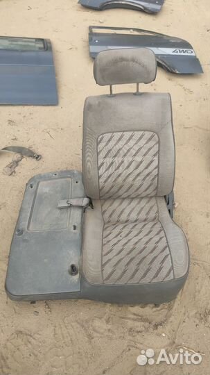 Сиденье левое Mazda Bongo SSF8R