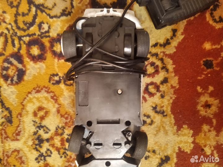 Машинка на пульте управления